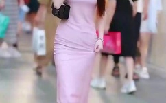 撕开她的乳罩慢慢揉捏亲吻视频